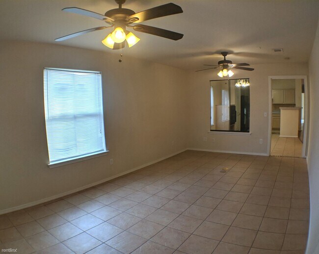 Building Photo - 2 br, 1.5 bath House - 2106 Wright Way