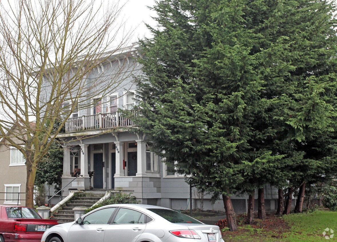 Building Photo - 806 S I St