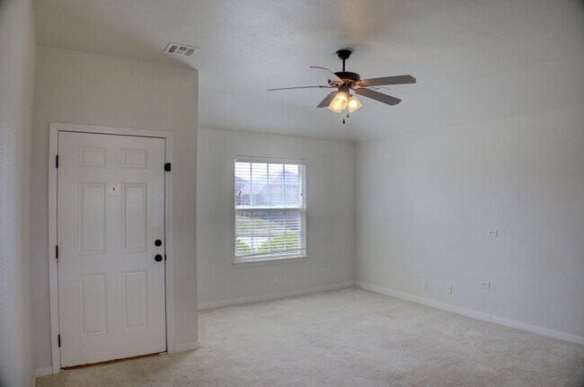 Foto del edificio - Coming Soon! 3 bed/2 bath!