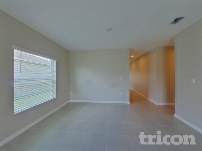 Foto del edificio - 220 Garnet Ave