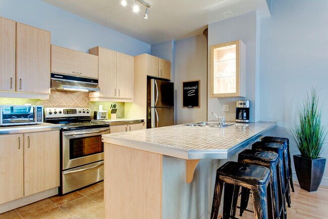 Photo du bâtiment - 453 Rue Sainte-Catherine O