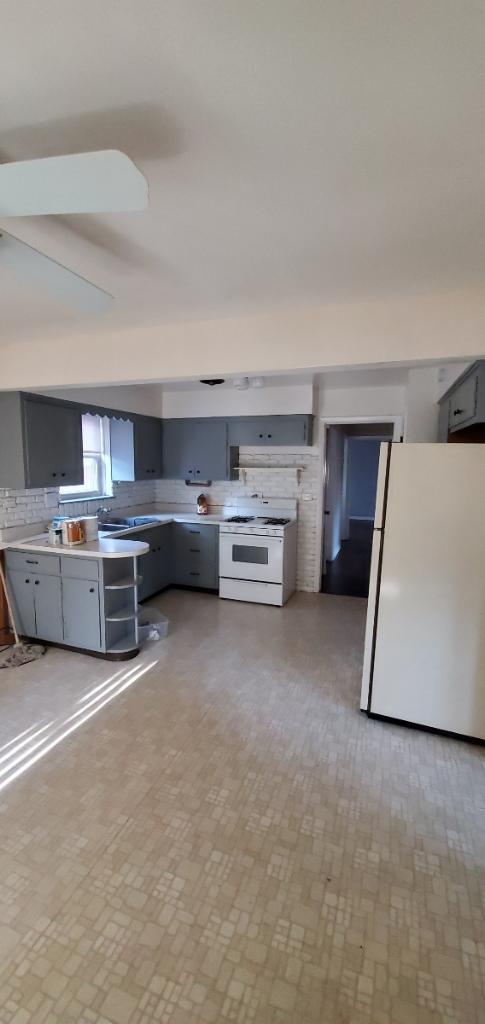 Kitchen w/dining room - 509 Asbury Ave