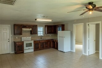 Building Photo - 537 Cottontail Dr