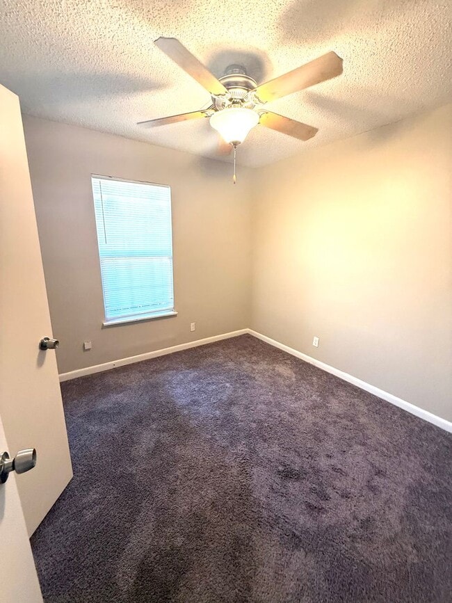 Building Photo - ** 3 Bed 2 Bath located off Woodley road ** Call 334-366-9198 to schedule a self tour