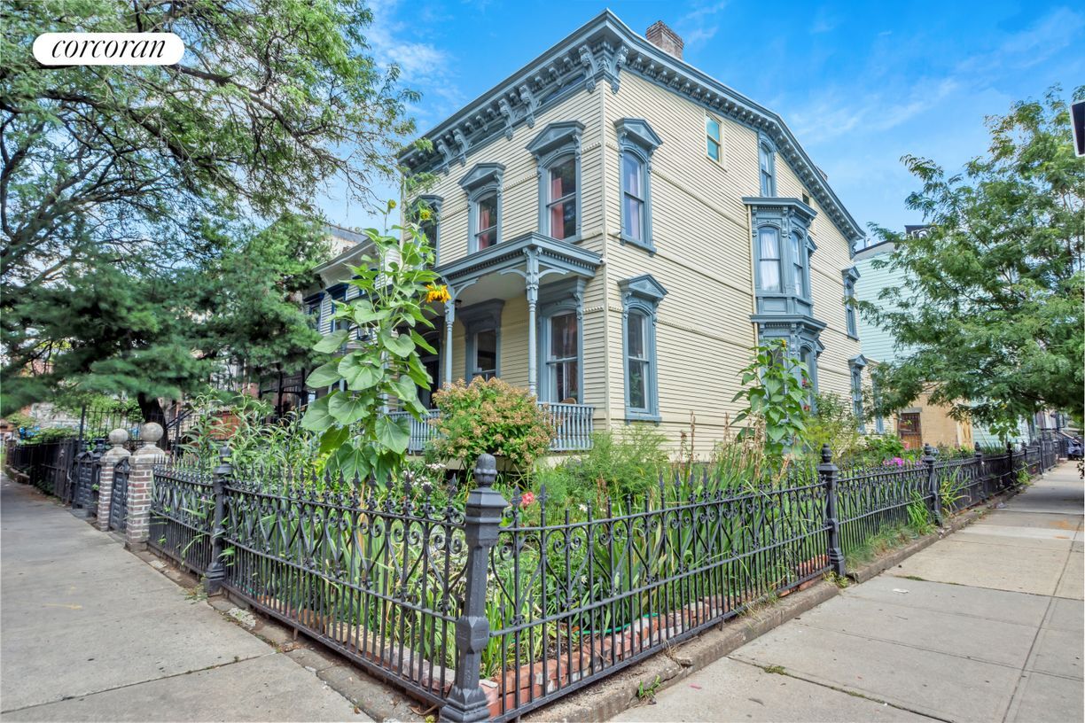 Foto principal - 1090 Greene Ave