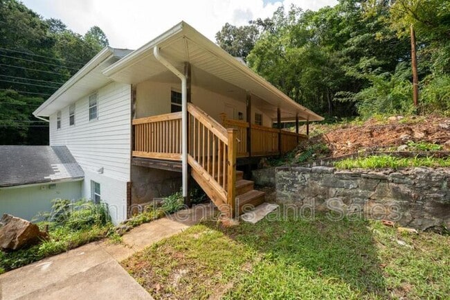 Building Photo - 1150 Lake City Hwy