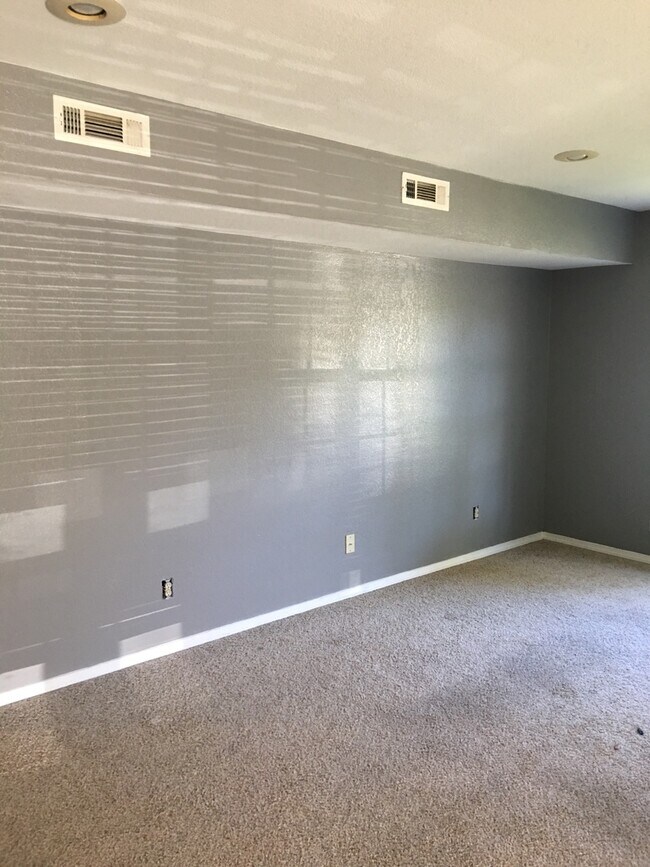 Foto del edificio - Close to PSU!  3 bedroom 2 bath townhouse ...