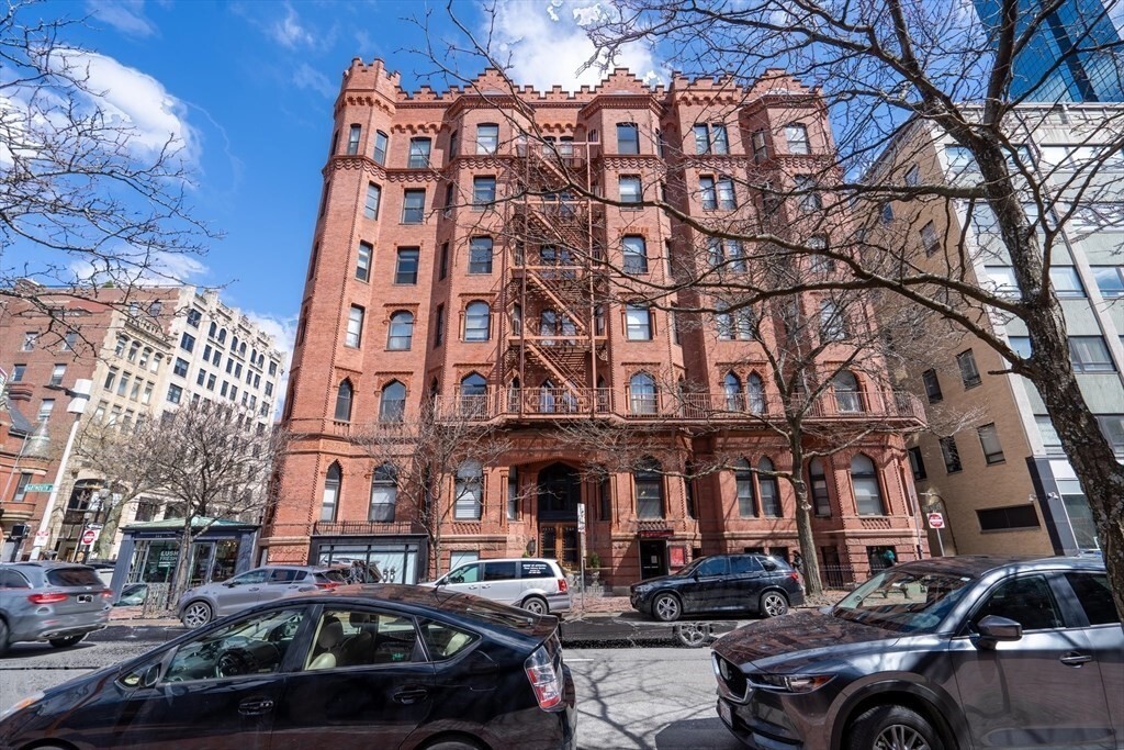 Primary Photo - 271 Dartmouth St