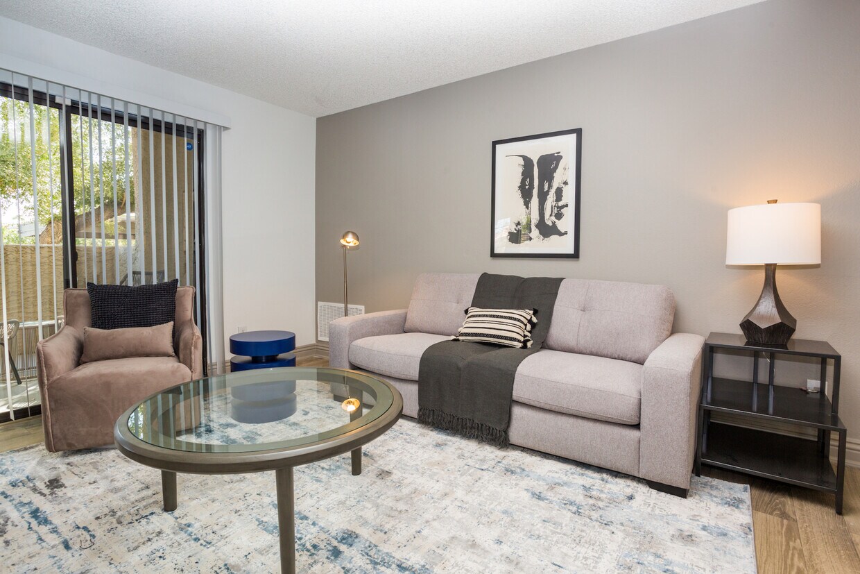 Foto principal - 2500 N Rainbow Blvd