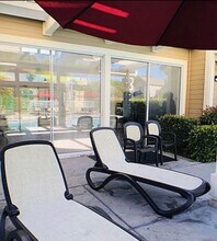 Building Photo - 3855 Thorncroft Ln