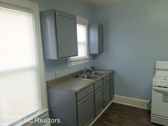 Foto del edificio - 608-610 W 8th St