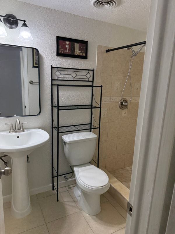 Building Photo - 16102 Foxfire Dr
