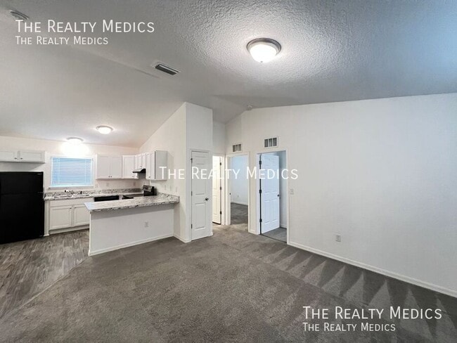 Building Photo - 3152 SW 151st Ave