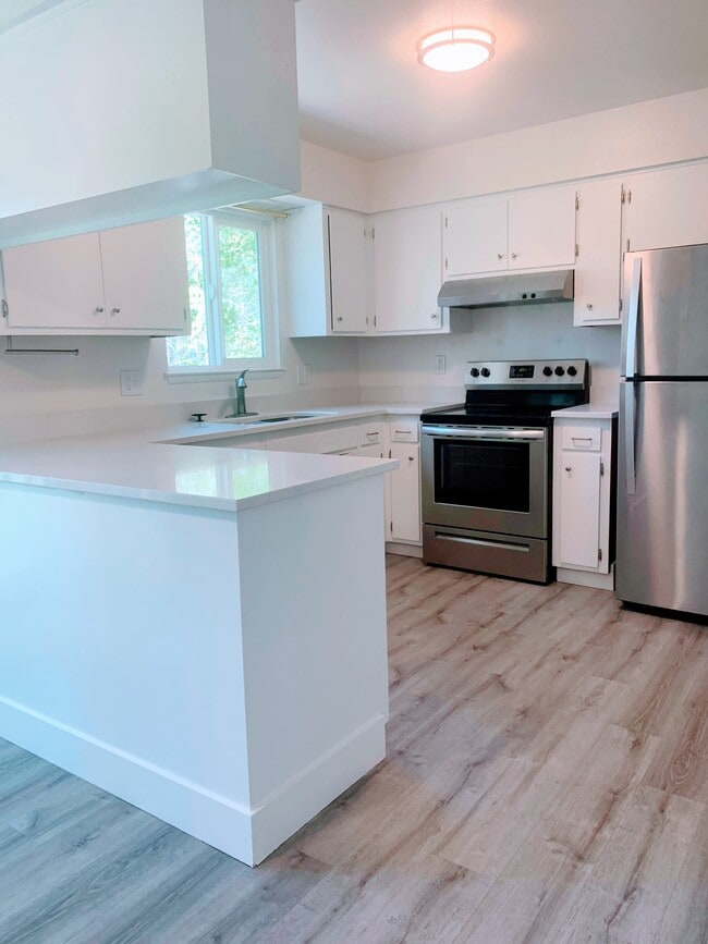 Building Photo - 484 Mcfaul Way