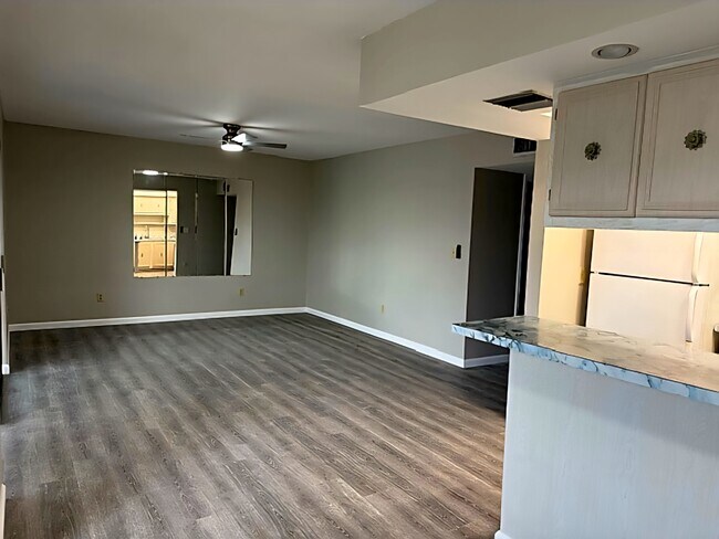 Living Room - 22333 Edgewater Dr