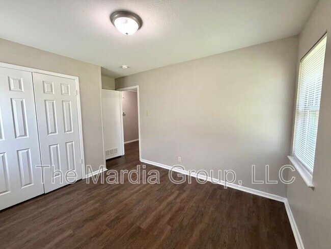 Foto del edificio - 3720 Eastridge Dr