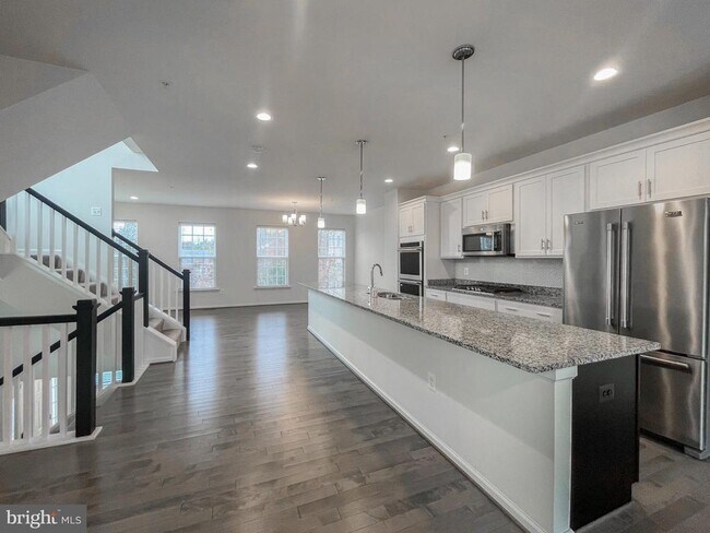 Foto del edificio - 15501 Newtonmore Ln