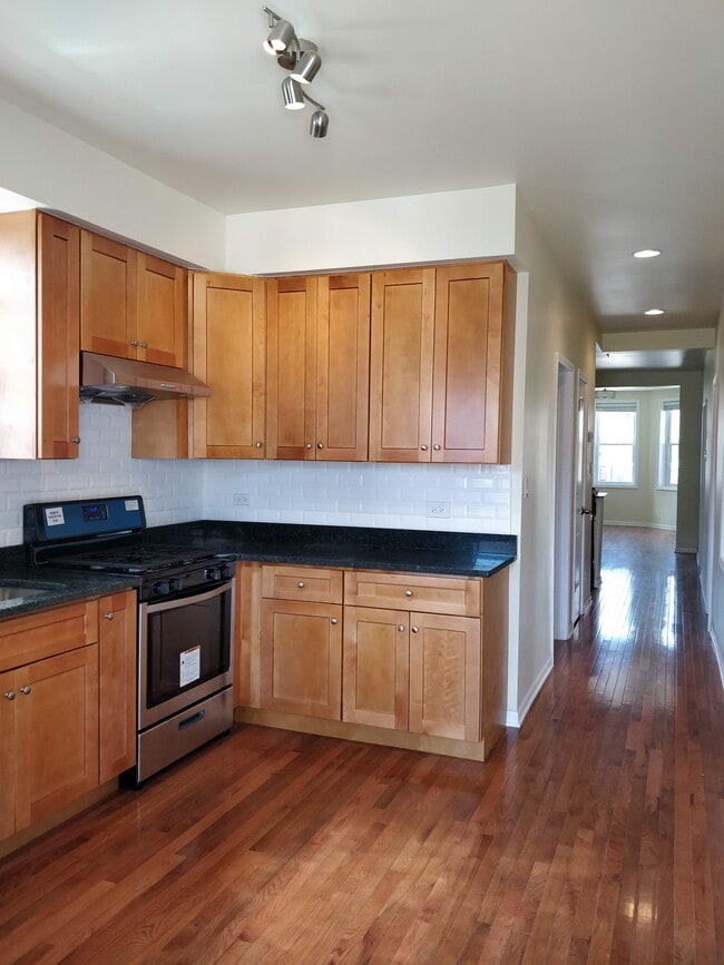 Building Photo - 3527 S Lowe Ave