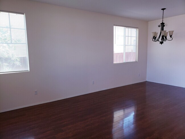 Building Photo - 3454 Amberly Ln