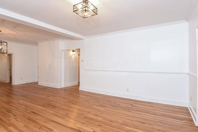 Building Photo - 83 Ormond St SE