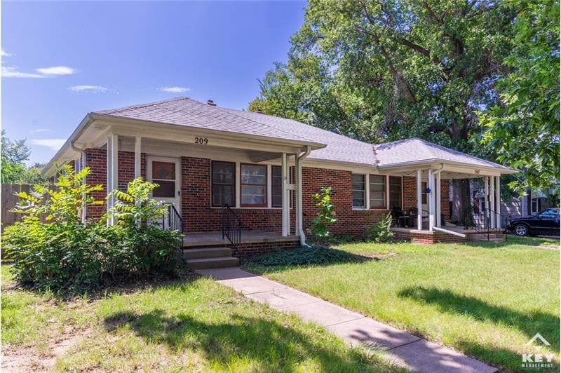 Primary Photo - 209 S Custer Ave