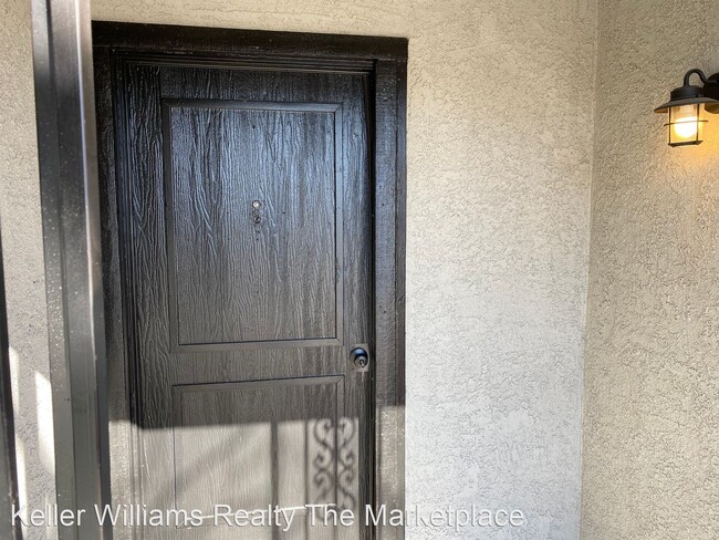 Foto del edificio - 3 br, 2 bath House - 4416 E. Wyoming Avenue
