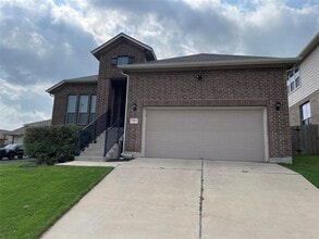 Building Photo - 13313 Henneman Dr