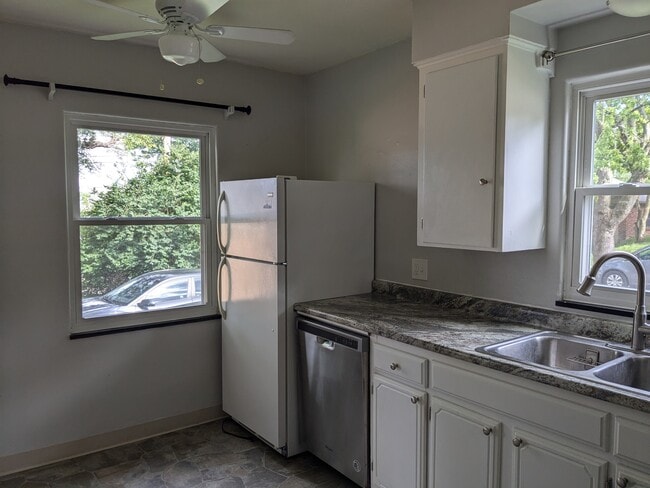 Building Photo - 1422 Shroyer Rd
