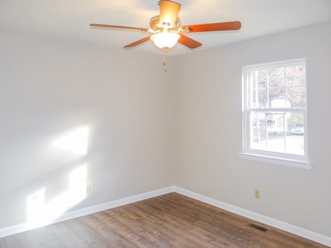 Building Photo - 75 Carlton Ln