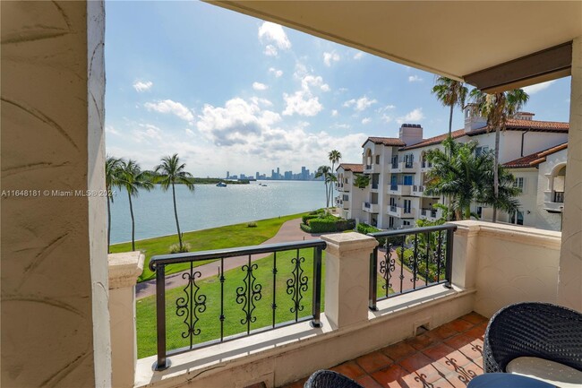 Foto del edificio - 2235 Fisher Island Dr