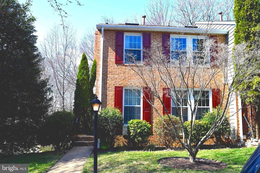 Primary Photo - 1549 Autumn Ridge Cir