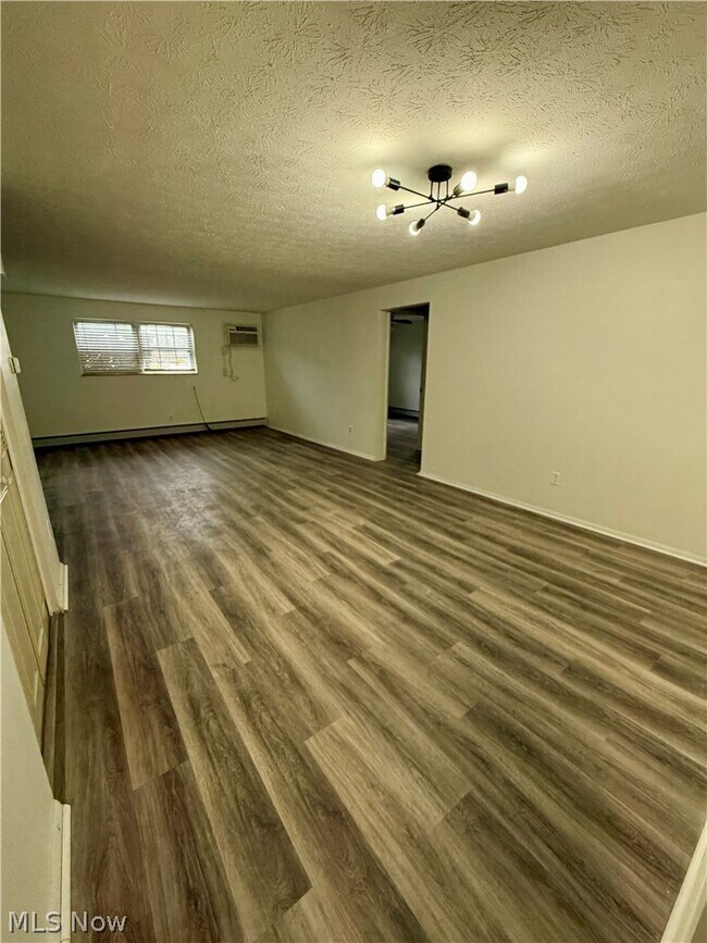 Foto del edificio - 369 Shields Rd