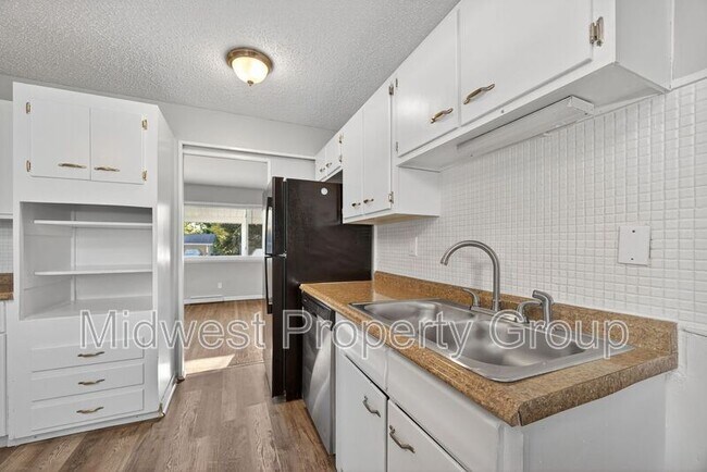 Foto del edificio - 813 Lynn Haven Ln