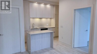 Building Photo - 15 Mercer St