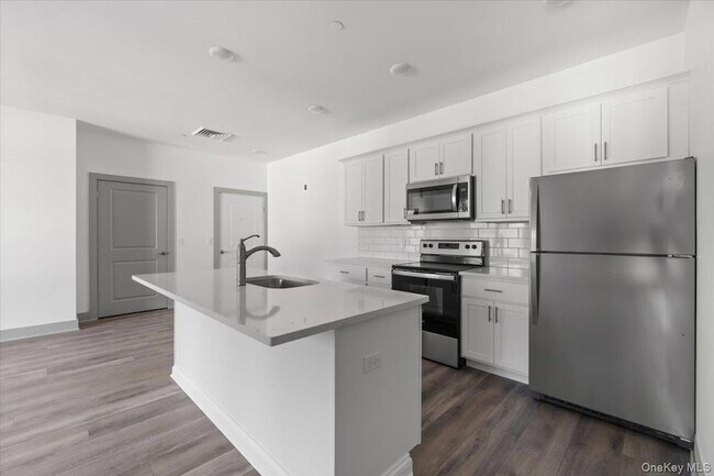 Building Photo - 75 Forester Ave