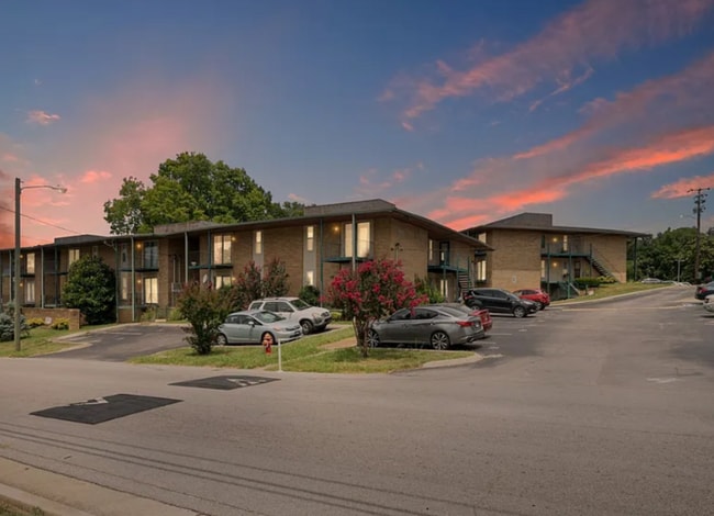 Building Photo - 555 N Dupont Ave