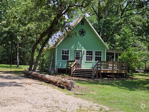 Building Photo - 223 Ashley Ln