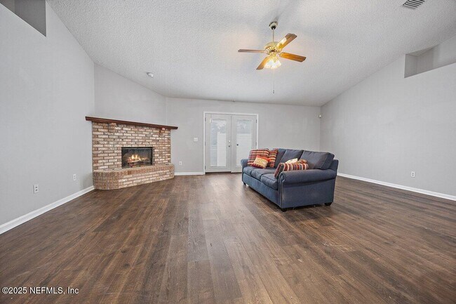 Foto del edificio - 4325 Spoon Hollow Ln