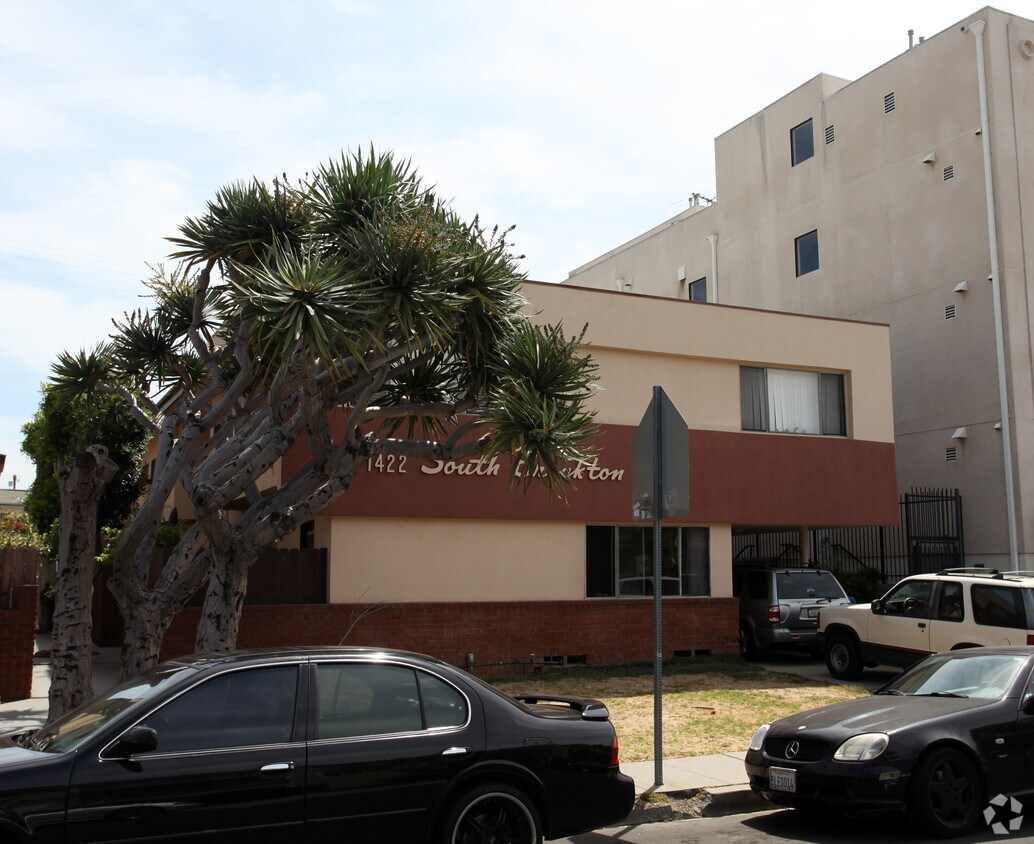 Foto del edificio - 1422 Brockton Ave