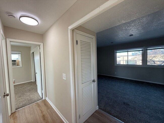 Foto del edificio - 2606 E Hennepin Ave