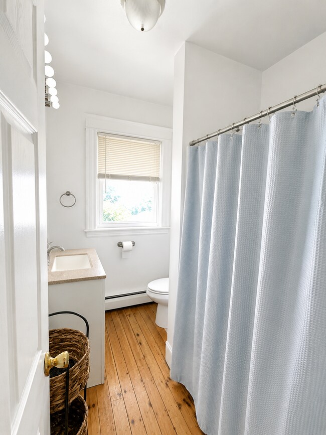 Foto del edificio - 37-39 Pembroke Ave  - Unit #2