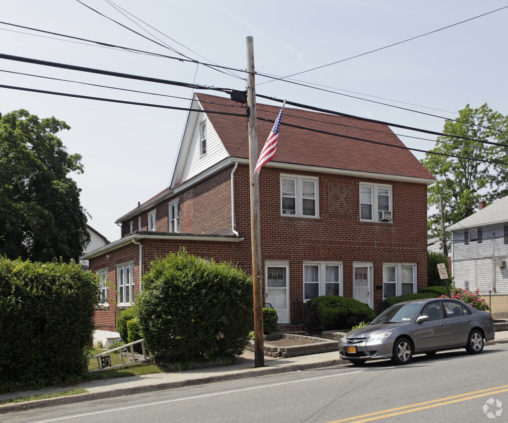 Foto del edificio - 115-119 Glen Head Rd