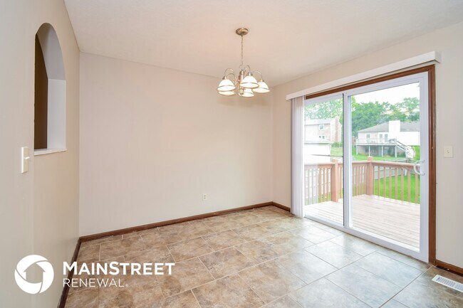 Building Photo - 2800 Summerfield Dr