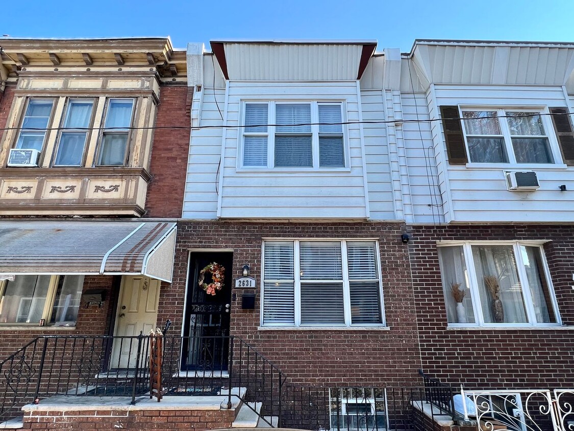 Primary Photo - Gorgeous 3-Bedroom Townhome in South Phila...