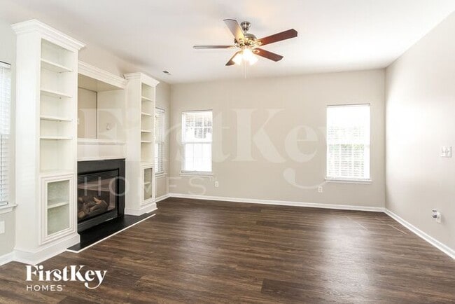 Building Photo - 10520 Meadow Crossing Ln