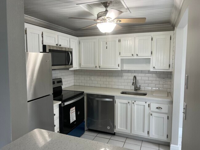 Building Photo - 315 Tuscany Ln