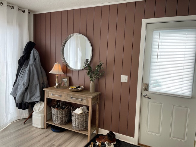 Building Photo - 3280 Lower 150th St W