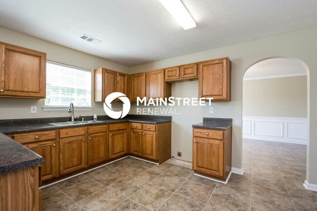 Building Photo - 4 Bedroom Pet-Friendly Home in Hampton, GA...