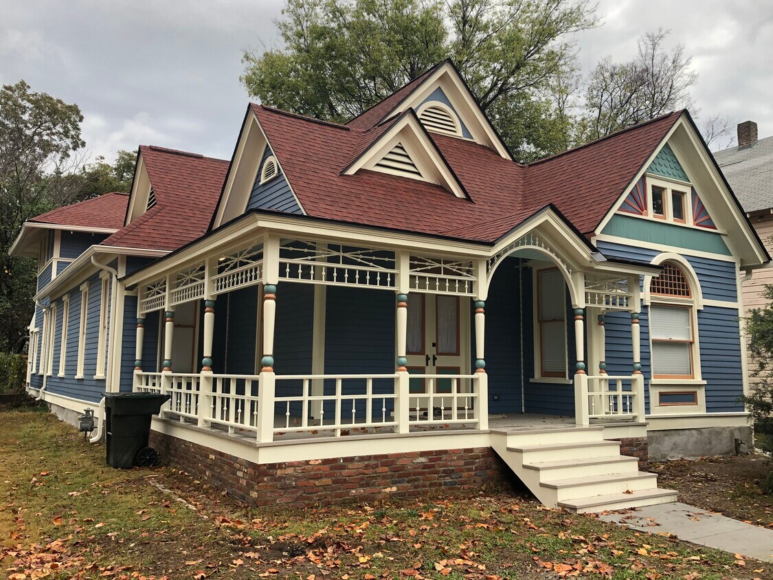 Primary Photo - 1406 Louisiana St