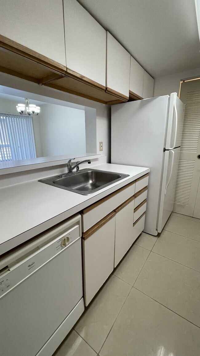 Foto del edificio - 9833 Westview Dr